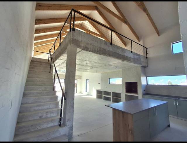 2 BEDROOM HOUSE FOR SALE IN BRITANNIA BAY